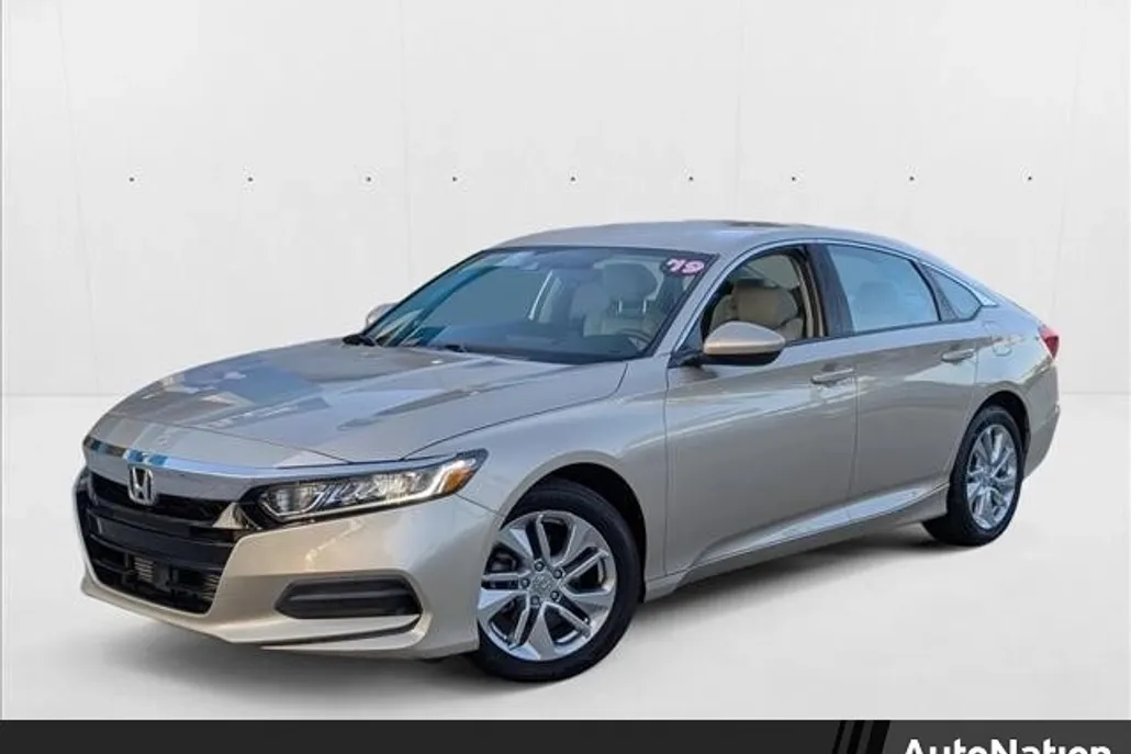 2019 Honda Accord LX 1.5T photo 1