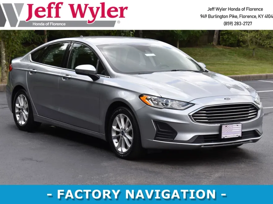 2020 Ford Fusion SE photo 1