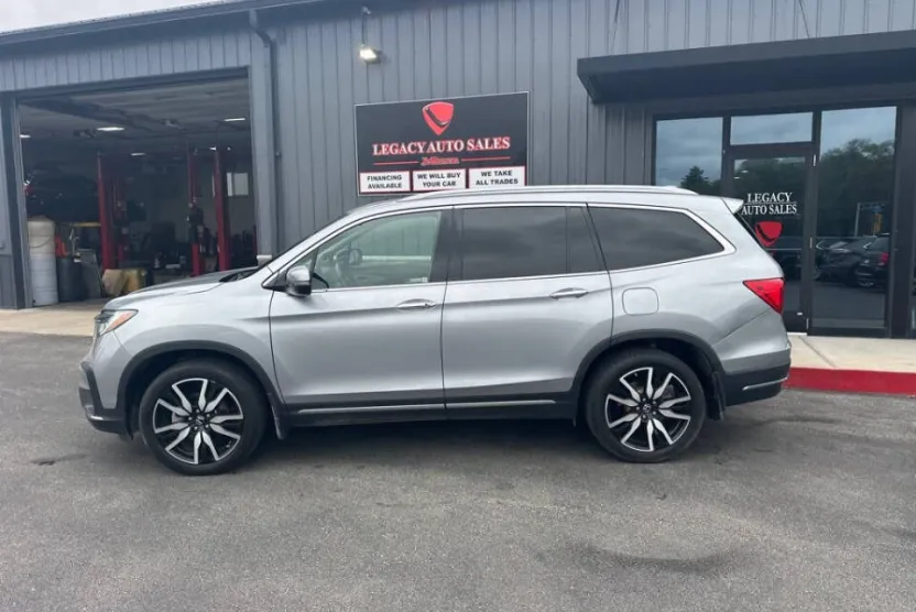 2020 Honda Pilot Touring photo 1