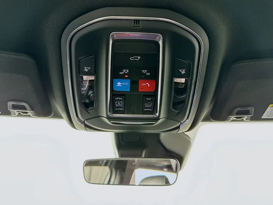 2025 Jeep Grand Cherokee Altitude X photo 23