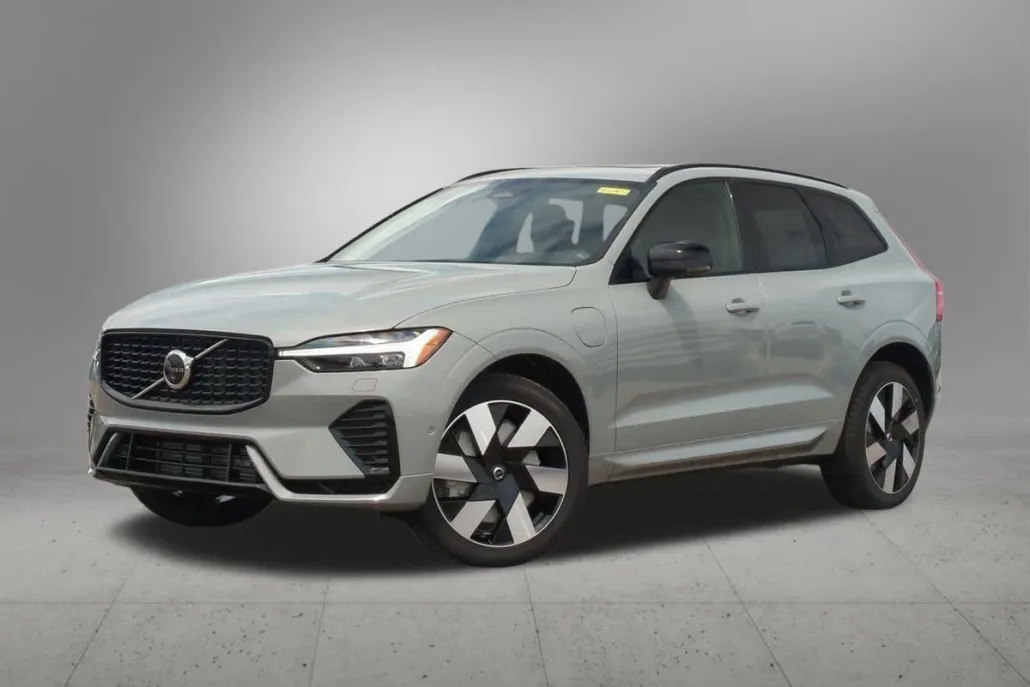 2025 Volvo XC60 Hybrid T8 Plus photo 1