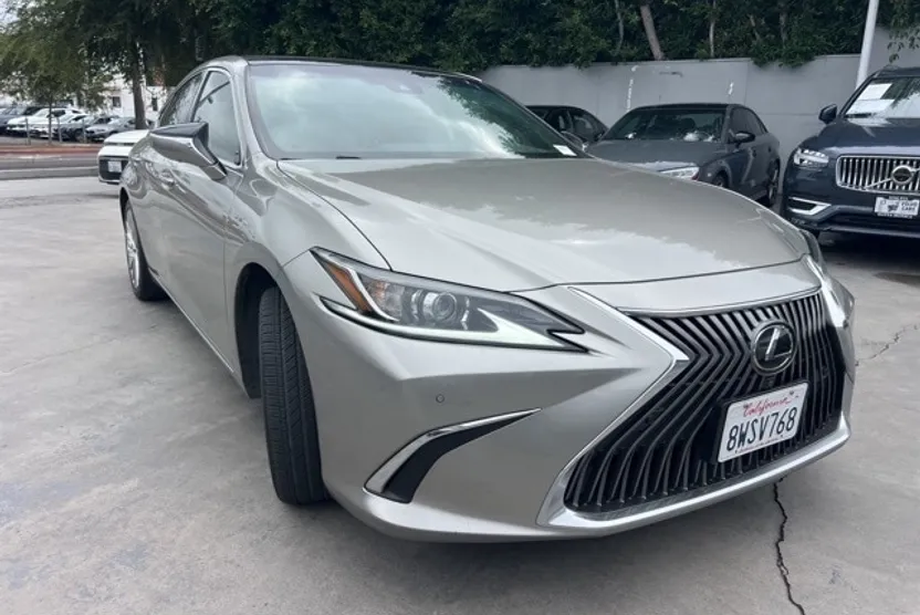2021 Lexus ES 350 Luxury photo 1