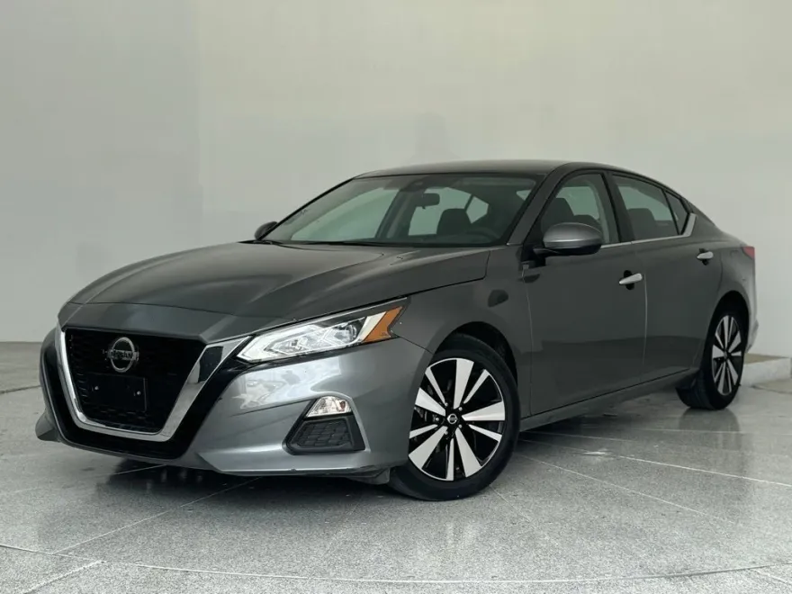 2022 Nissan Altima 2.5 SV photo 1