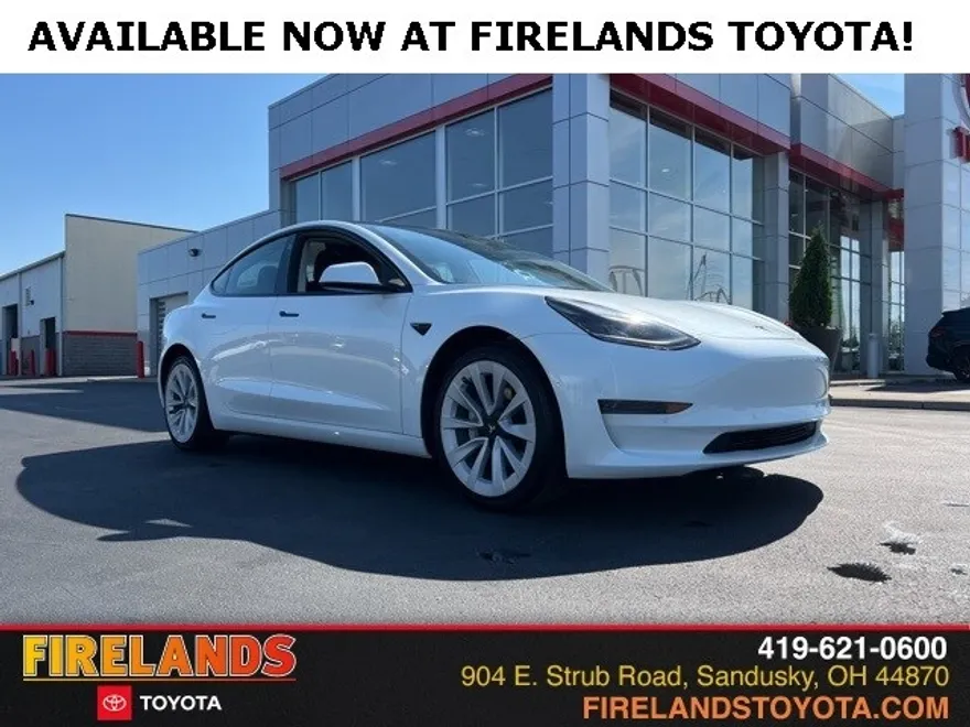 2021 Tesla Model 3 Standard Range Plus photo 1
