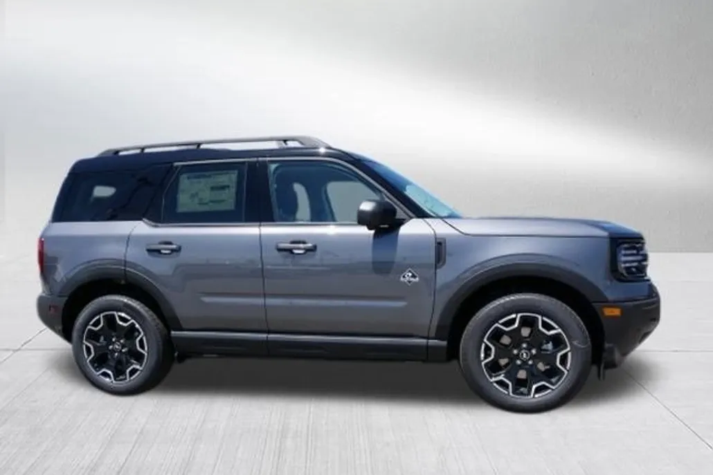 2025 Ford Bronco Sport Outer Banks photo 1