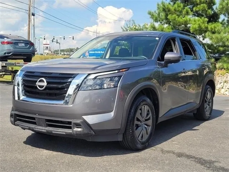 2024 Nissan Pathfinder SV photo 1
