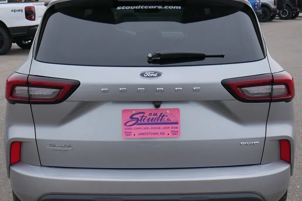 2024 Ford Escape ST-Line photo 1
