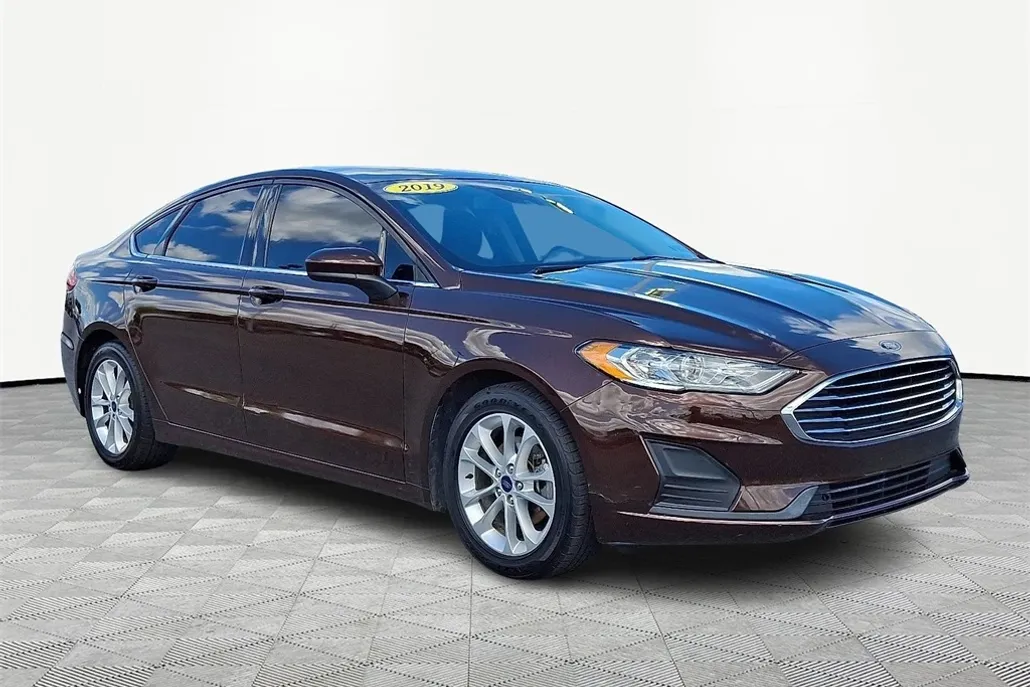 2019 Ford Fusion SE photo 1