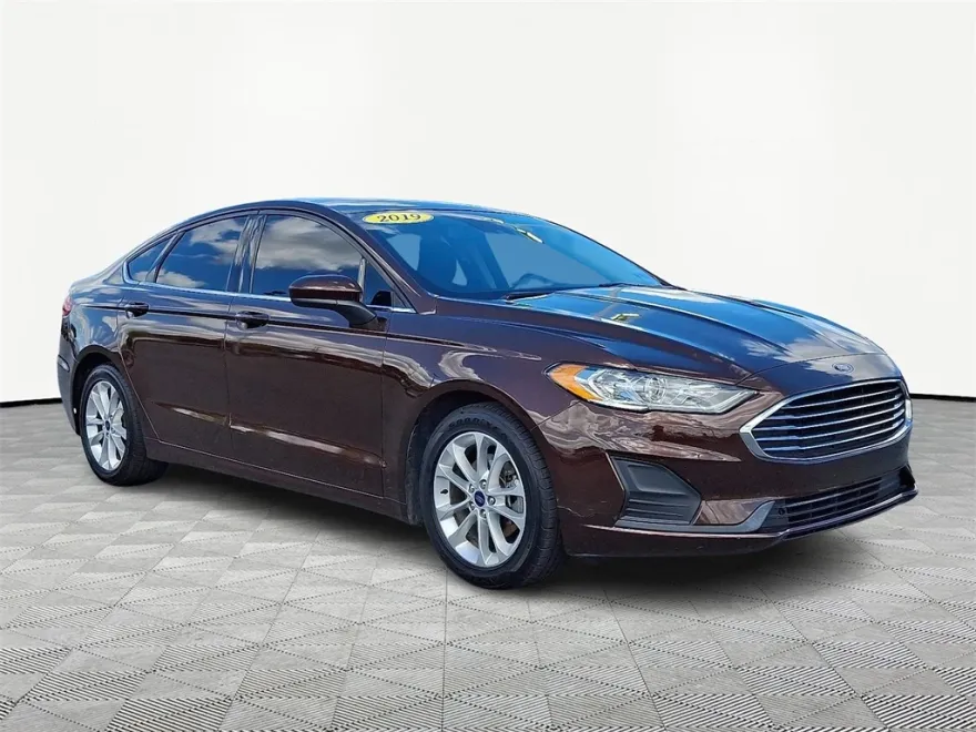 2019 Ford Fusion SE photo 1