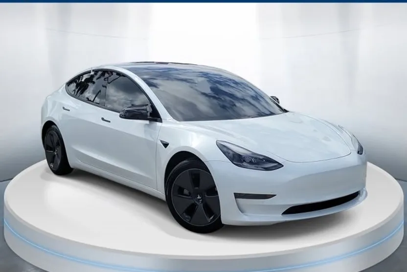 2021 Tesla Model 3 Standard Range Plus photo 1