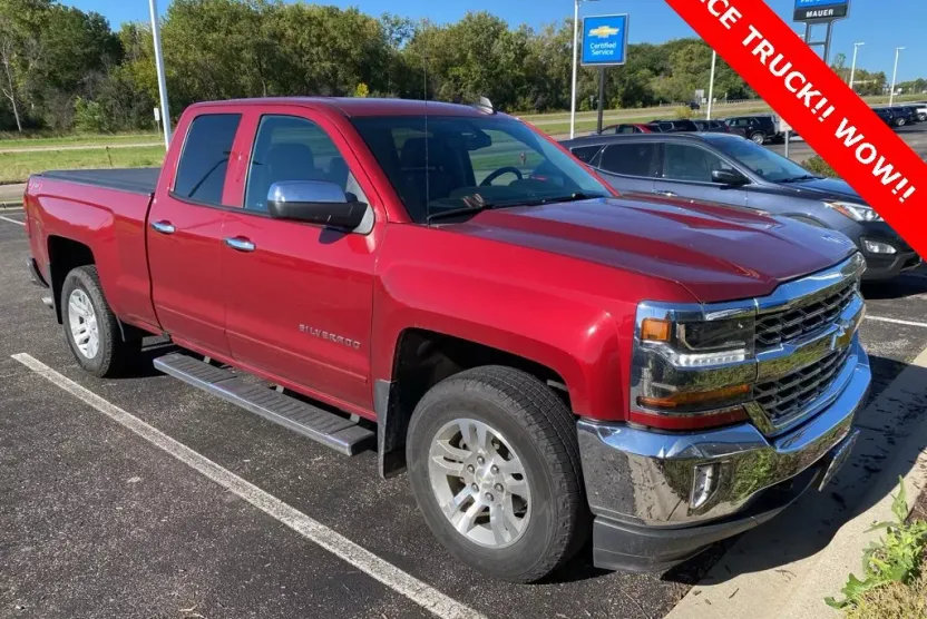 2018 Chevrolet Silverado 1500 LT photo 1