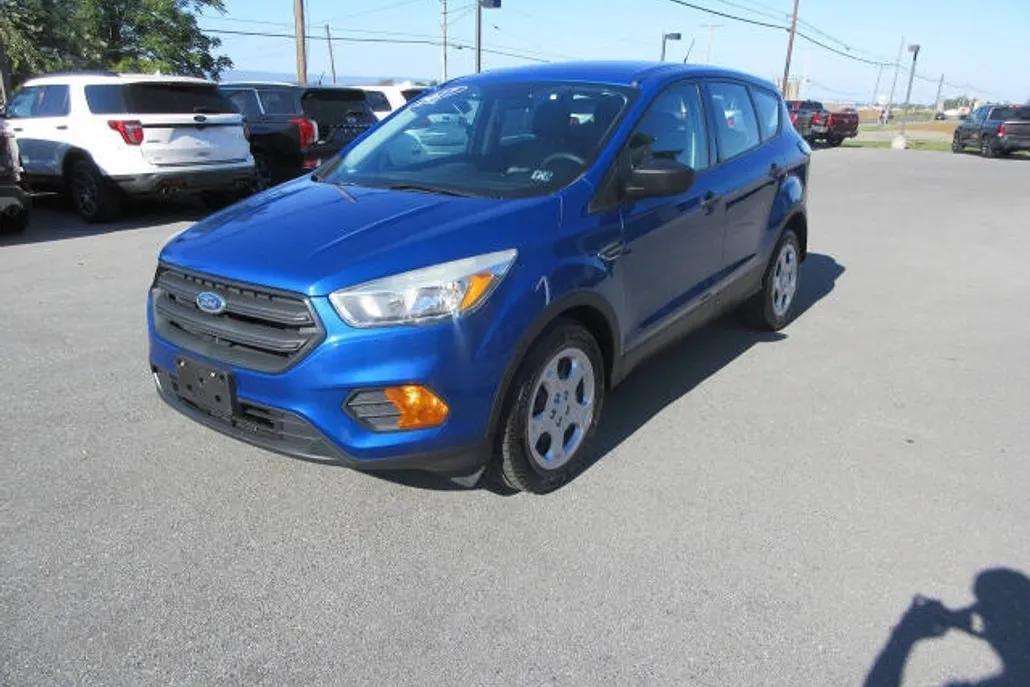 2017 Ford Escape S photo 1