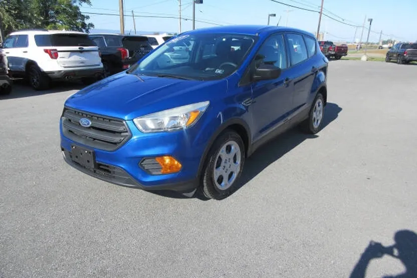 2017 Ford Escape S photo 1