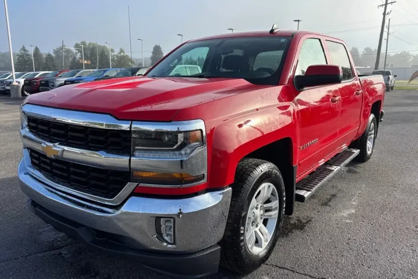 2018 Chevrolet Silverado 1500 LT1 photo 1