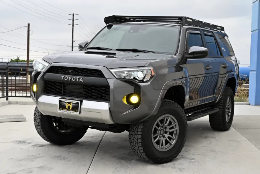 2020 Toyota 4Runner TRD photo 1