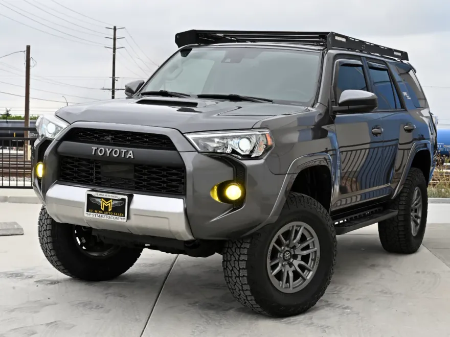 2020 Toyota 4Runner TRD photo 1