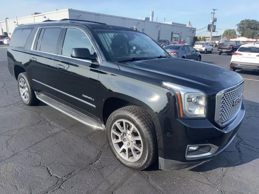 2016 Gmc Yukon XL Denali photo 1