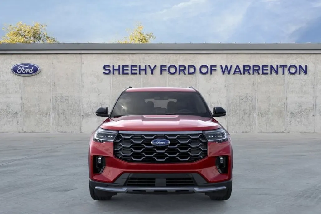 2025 Ford Explorer Platinum photo 1