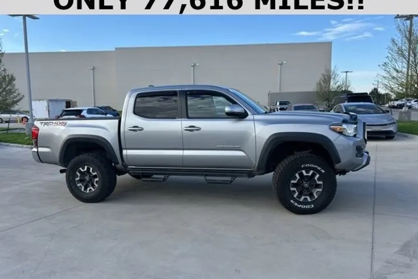 2019 Toyota Tacoma TRD Off-Road photo 1