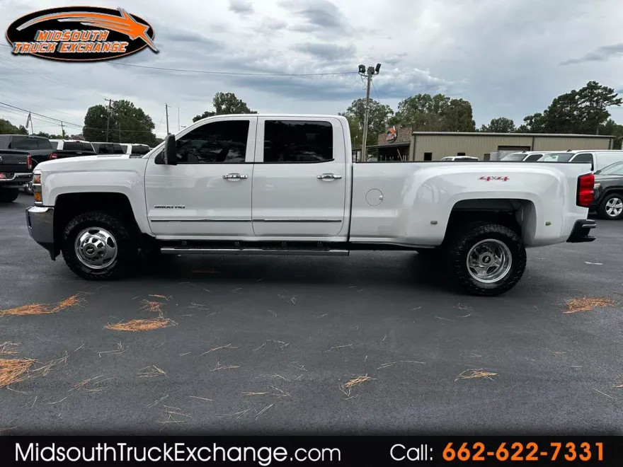 2015 Chevrolet Silverado 3500HD LTZ photo 1