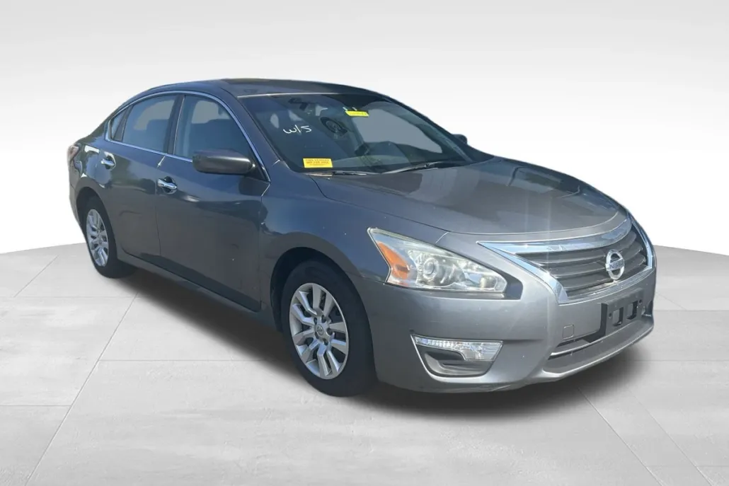 2014 Nissan Altima 2.5 S photo 1