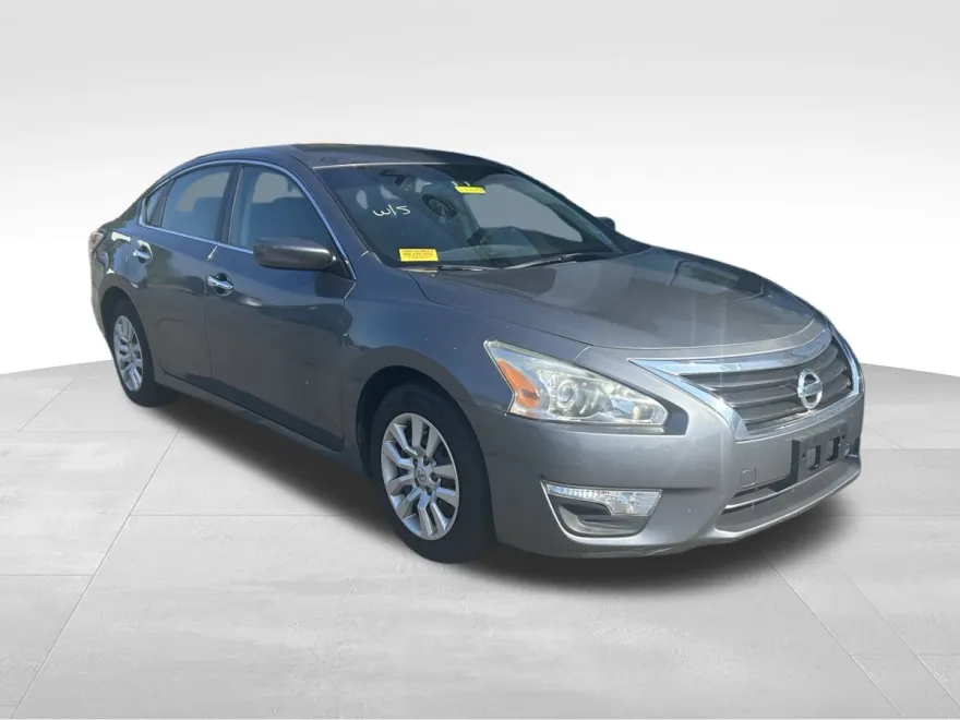 2014 Nissan Altima 2.5 S photo 1