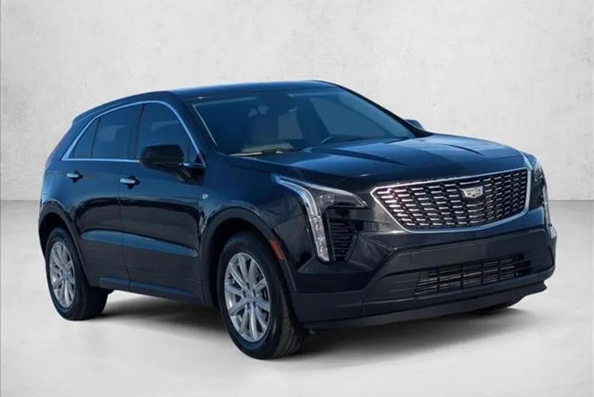 2023 Cadillac XT4 Luxury photo 1