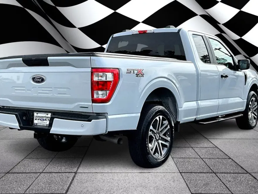 2022 Ford F-150 XL STX photo 1