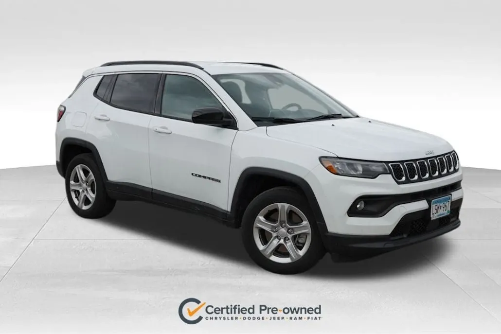 2024 Jeep Compass Latitude photo 1