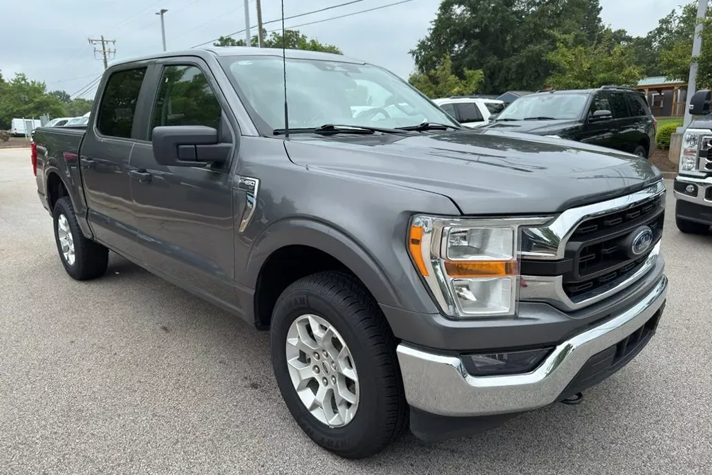 2023 Ford F-150 XLT photo 1