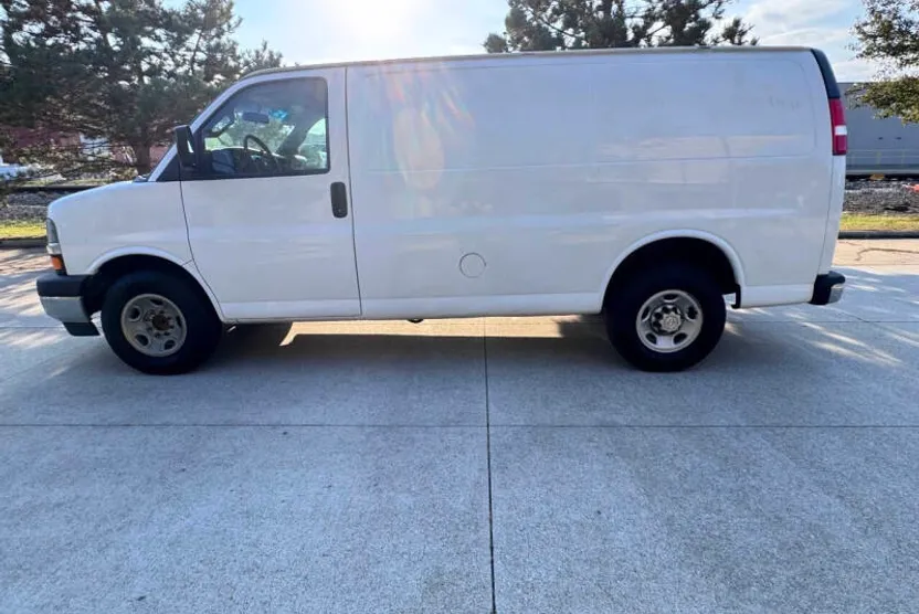 2019 Chevrolet Express 2500 Cargo photo 1