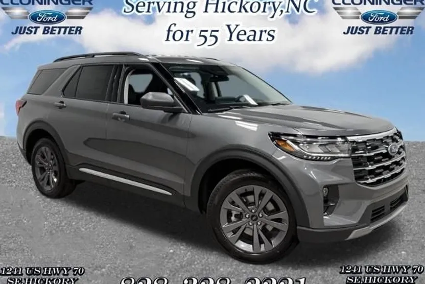 2025 Ford Explorer photo 1