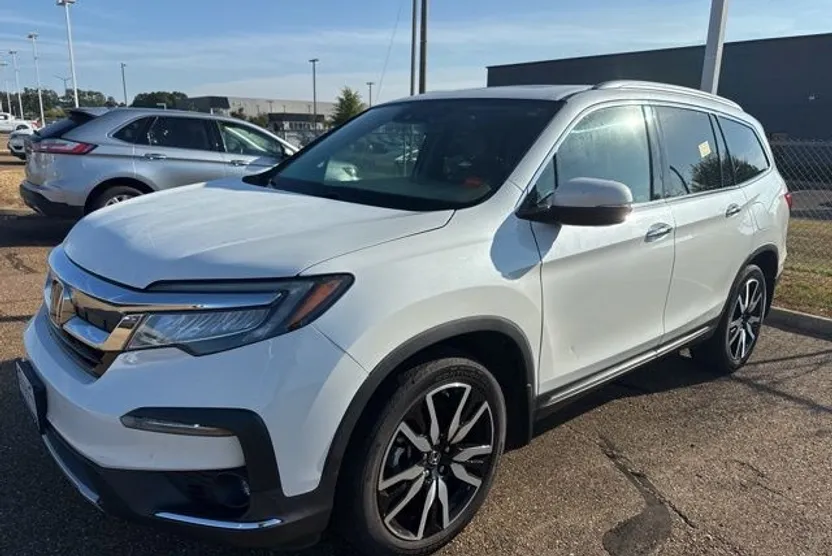 2021 Honda Pilot Touring photo 1