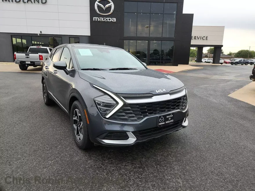 2024 Kia Sportage LX photo 1