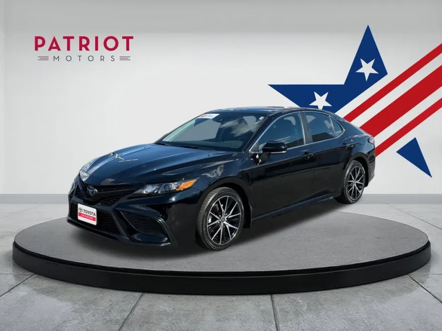 2024 Toyota Camry Hybrid SE photo 1