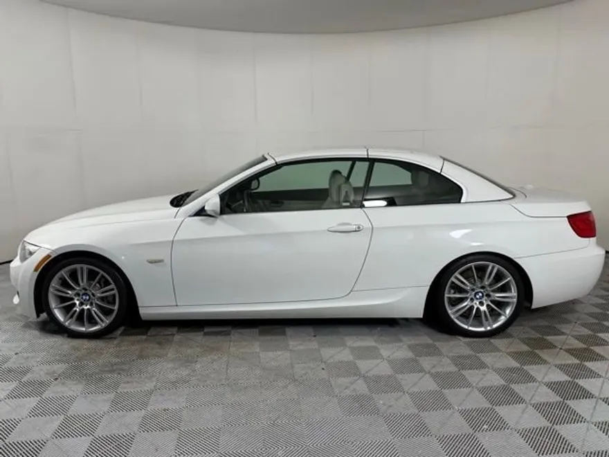 2012 Bmw 335i 3-Series photo 1