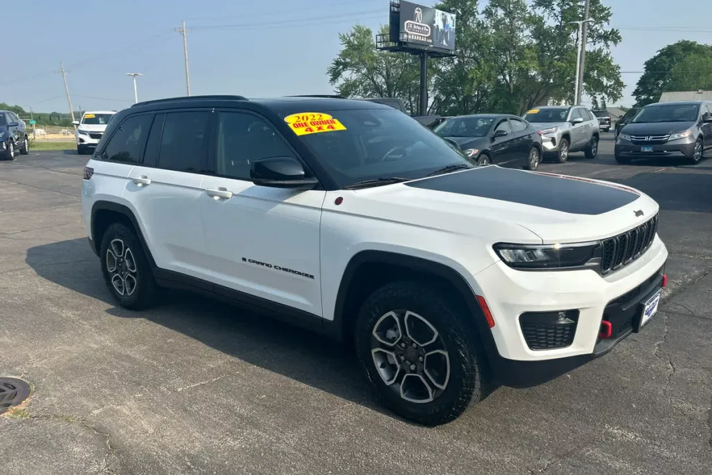 2022 Jeep Grand Cherokee Trailhawk photo 1