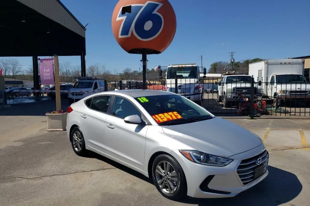 2018 Hyundai Elantra SEL photo 1