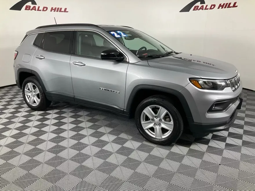 2022 Jeep Compass Latitude photo 1