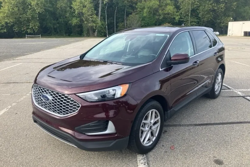 2024 Ford Edge SEL photo 1