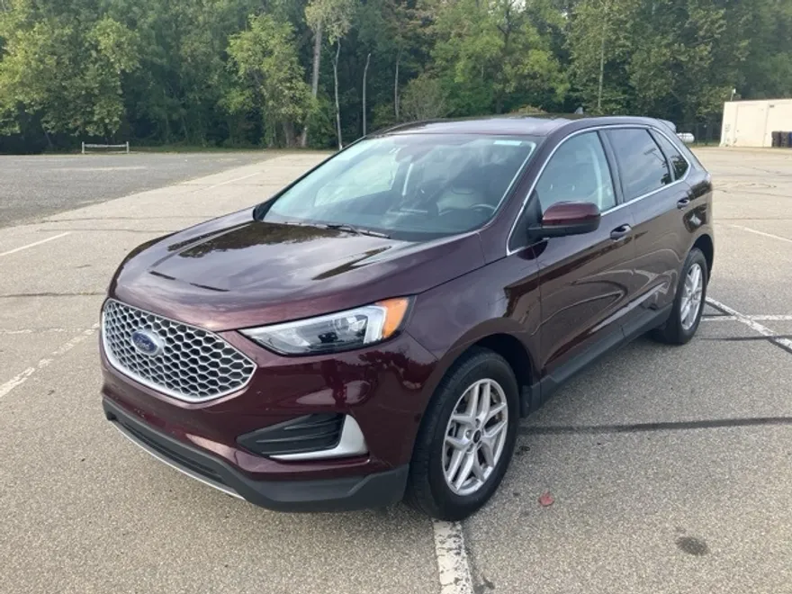 2024 Ford Edge SEL photo 1