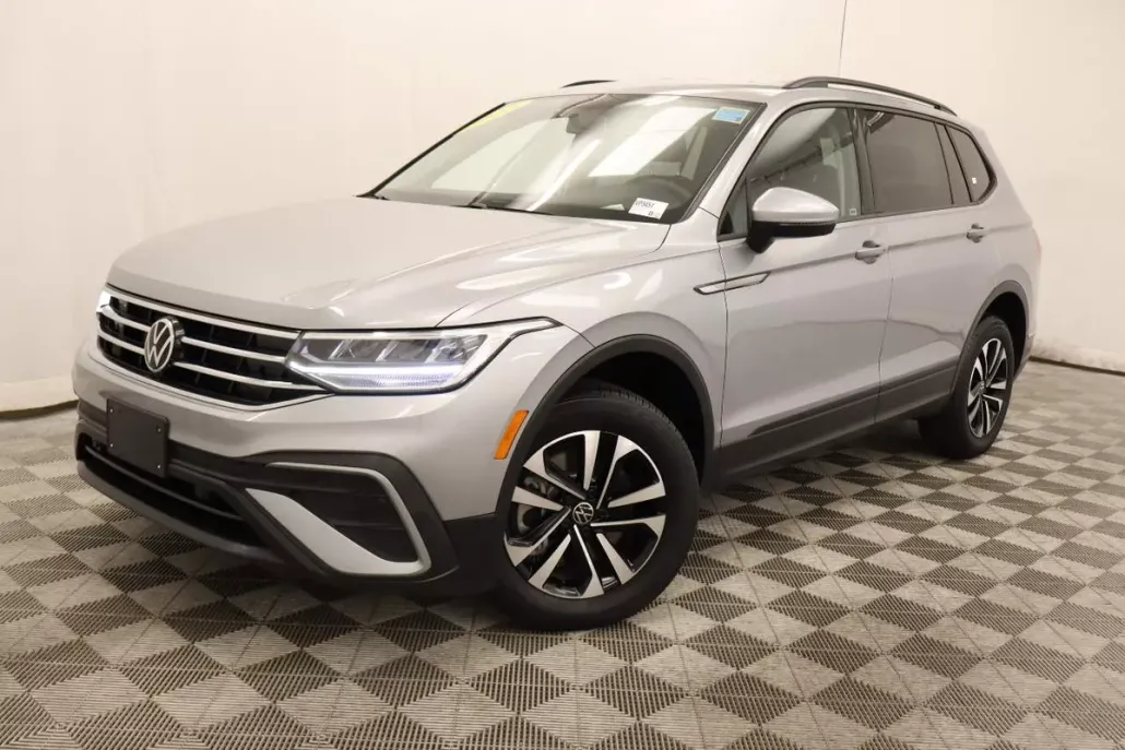 2022 Volkswagen Tiguan S photo 1