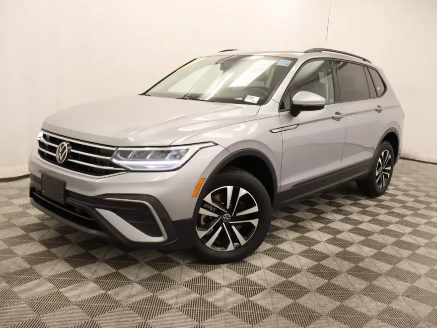 2022 Volkswagen Tiguan S photo 1