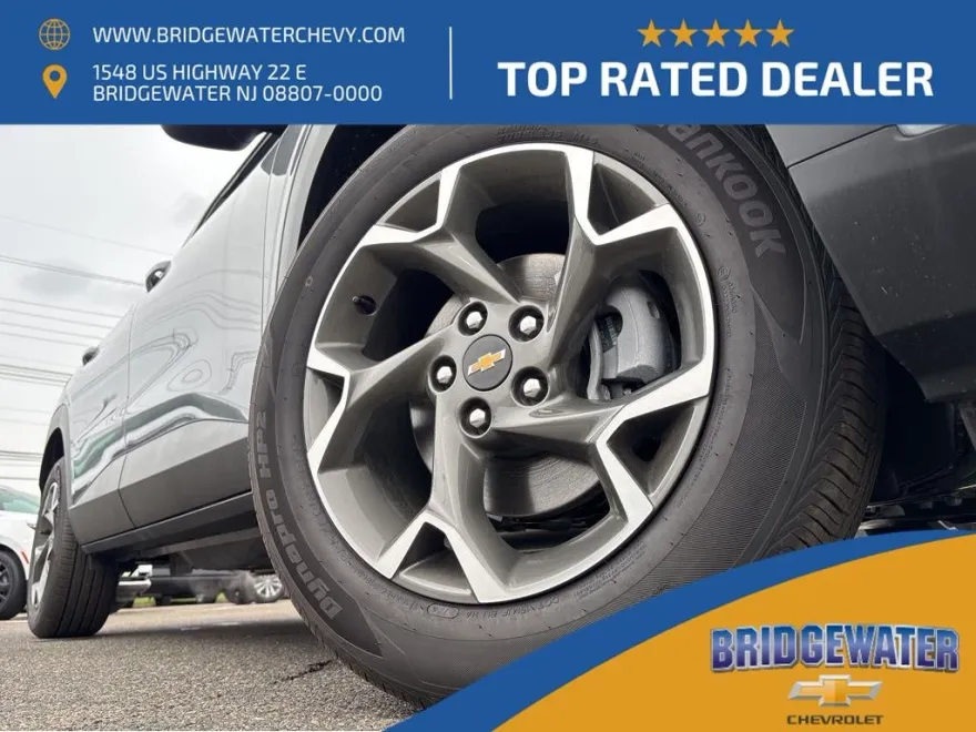 2025 Chevrolet Trax LT photo 1