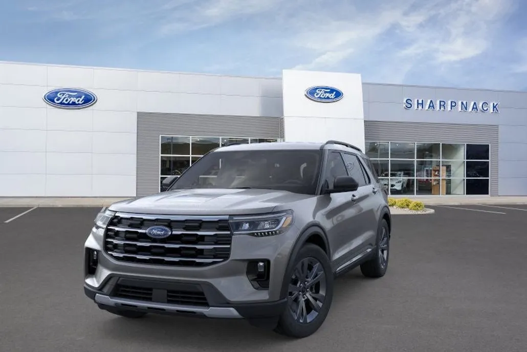 2025 Ford Explorer photo 1