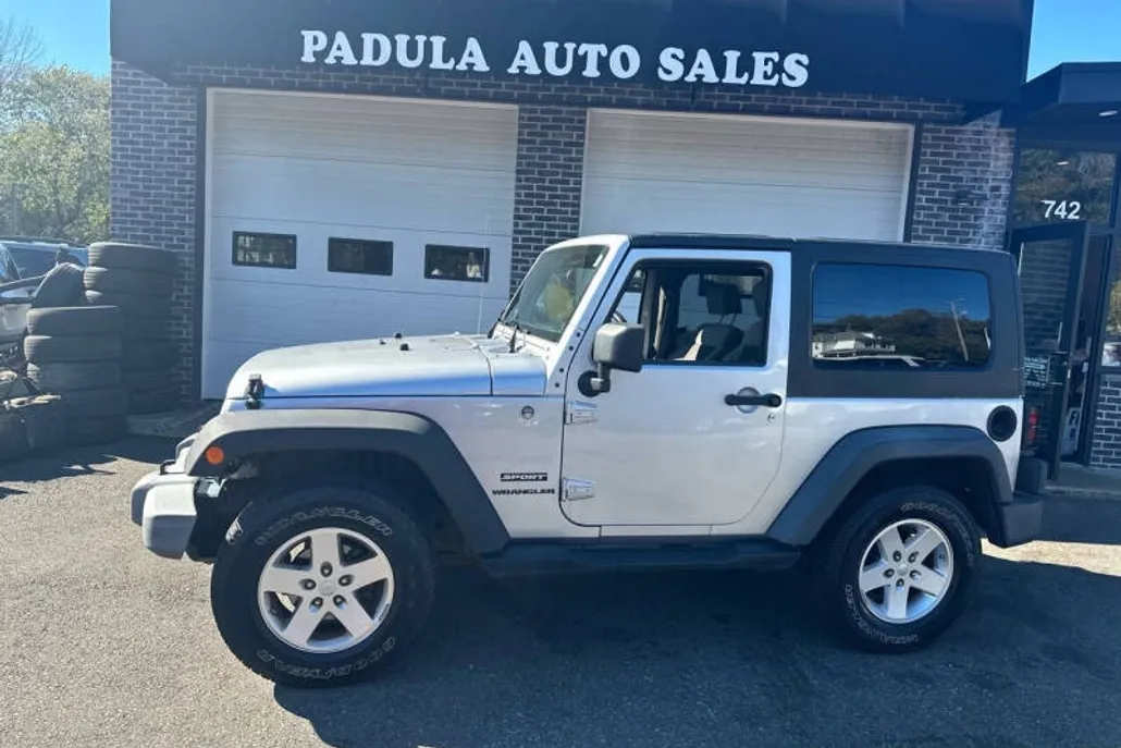 2010 Jeep Wrangler Sport photo 1