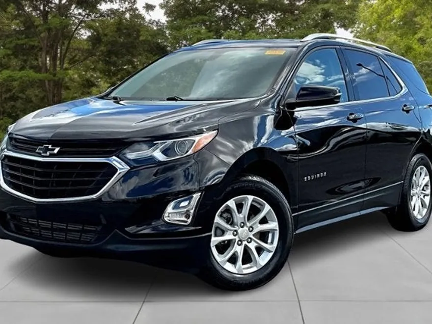 2019 Chevrolet Equinox LT photo 1