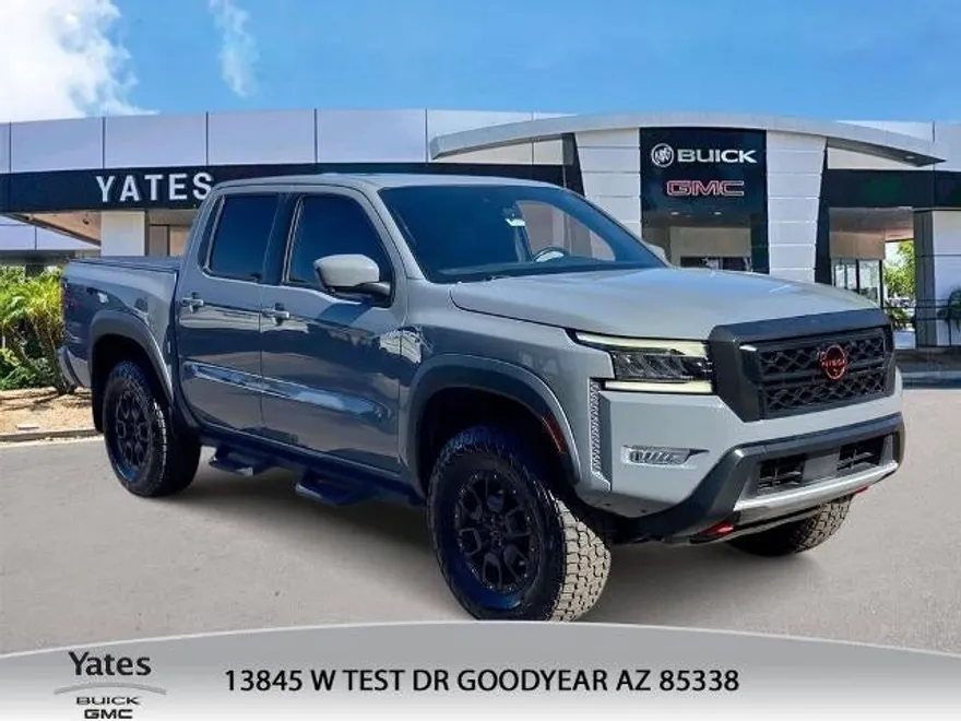 2022 Nissan Frontier Crew Cab photo 1