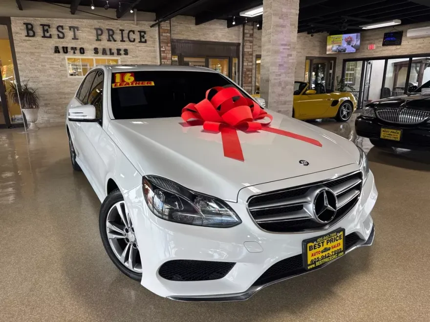 2016 Mercedes Benz E 4MATIC photo 1