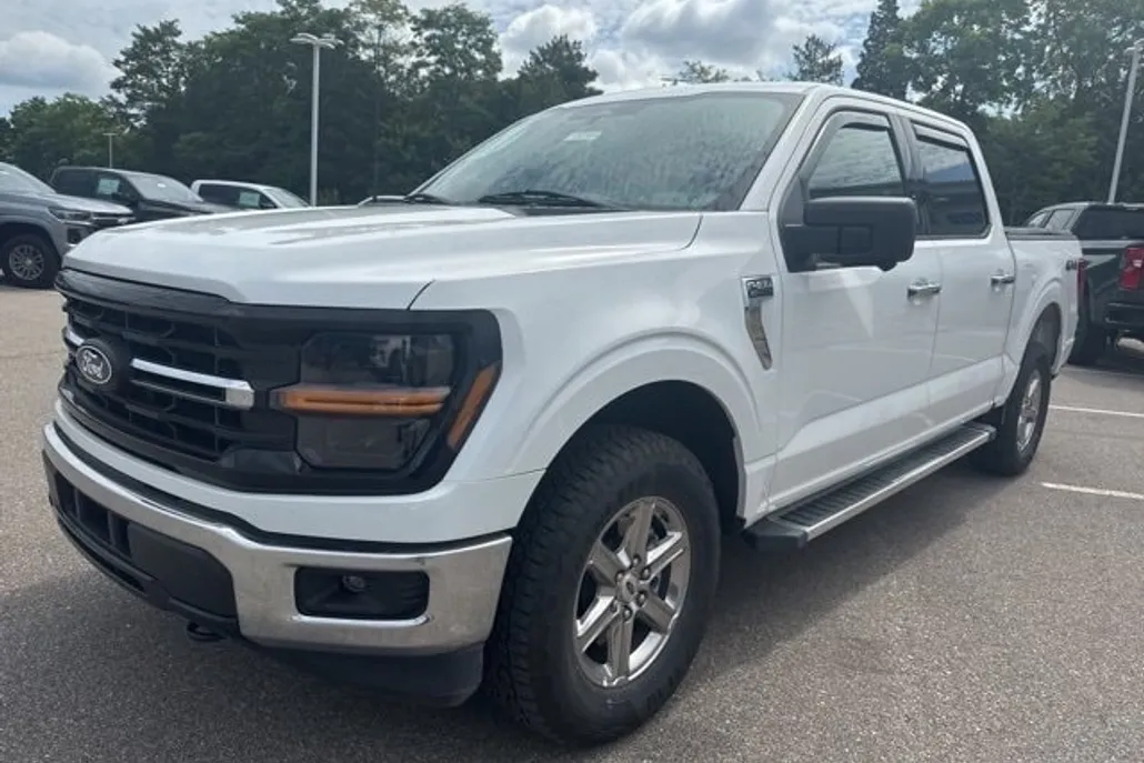 2024 Ford F-150 XLT photo 1